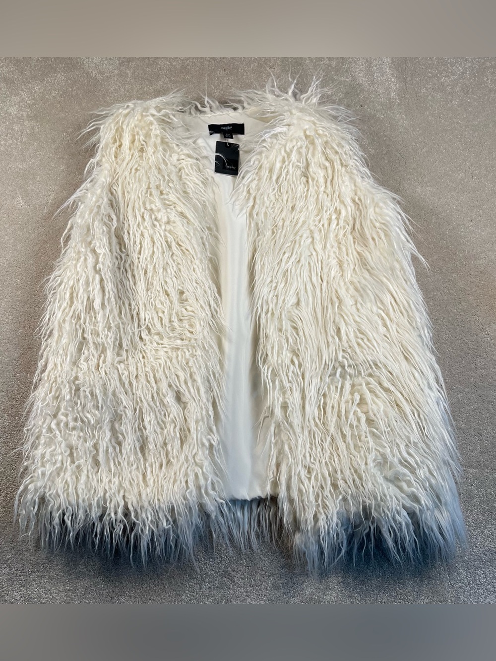 Shaggy Faux Fur Vest Mossimo Cream NWT Hook Eye Closure Front Women's Medium